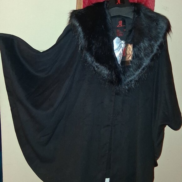 Adrienne Landau Jackets & Blazers - Adrienne Landau Faux Fur Collar Black Poncho/Cape - Size 2x-3x - NWT